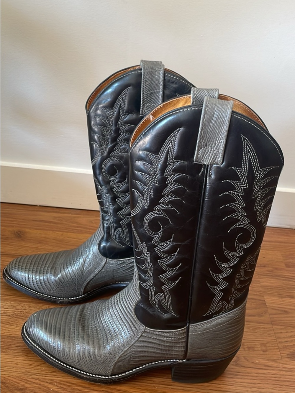 Men's Black and Gray Western Cowboy Boots